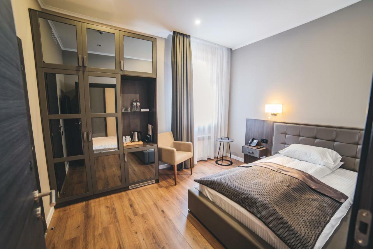 Hotel Irys By Derenivska Kupil Nyzhne Solotvyno Dış mekan fotoğraf